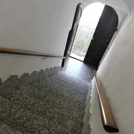 Ginestra Lägenhet